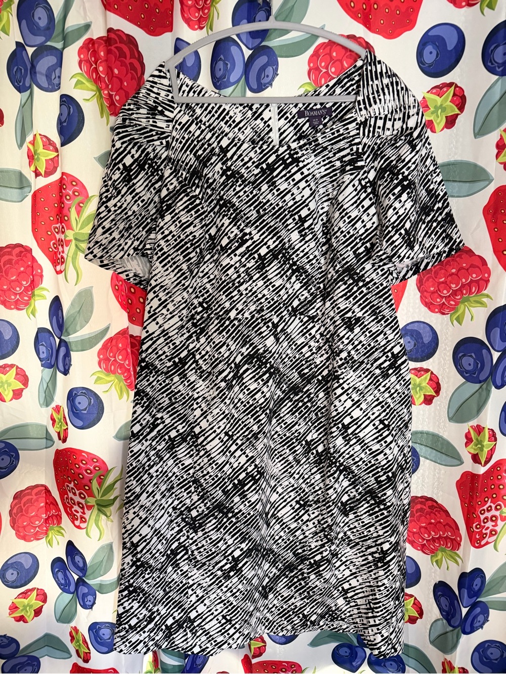 Black & White Abstract Print Short Sleeve Dress